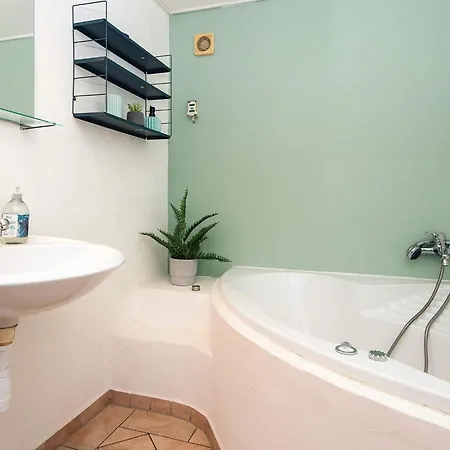 בית נופש 2 Person In *